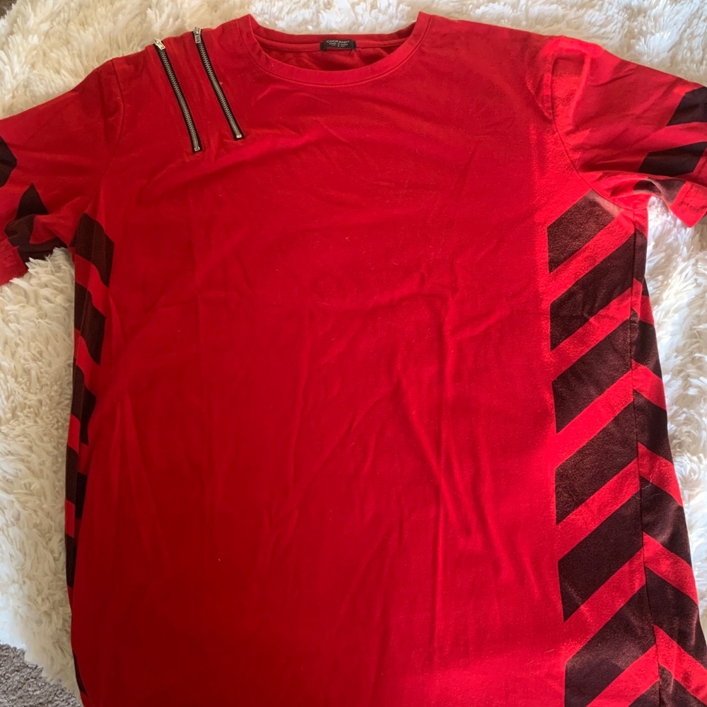 Men’s red t-shirt with zippers